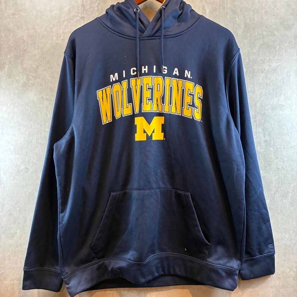 Colosseum Men's Navy and Black Hoodie